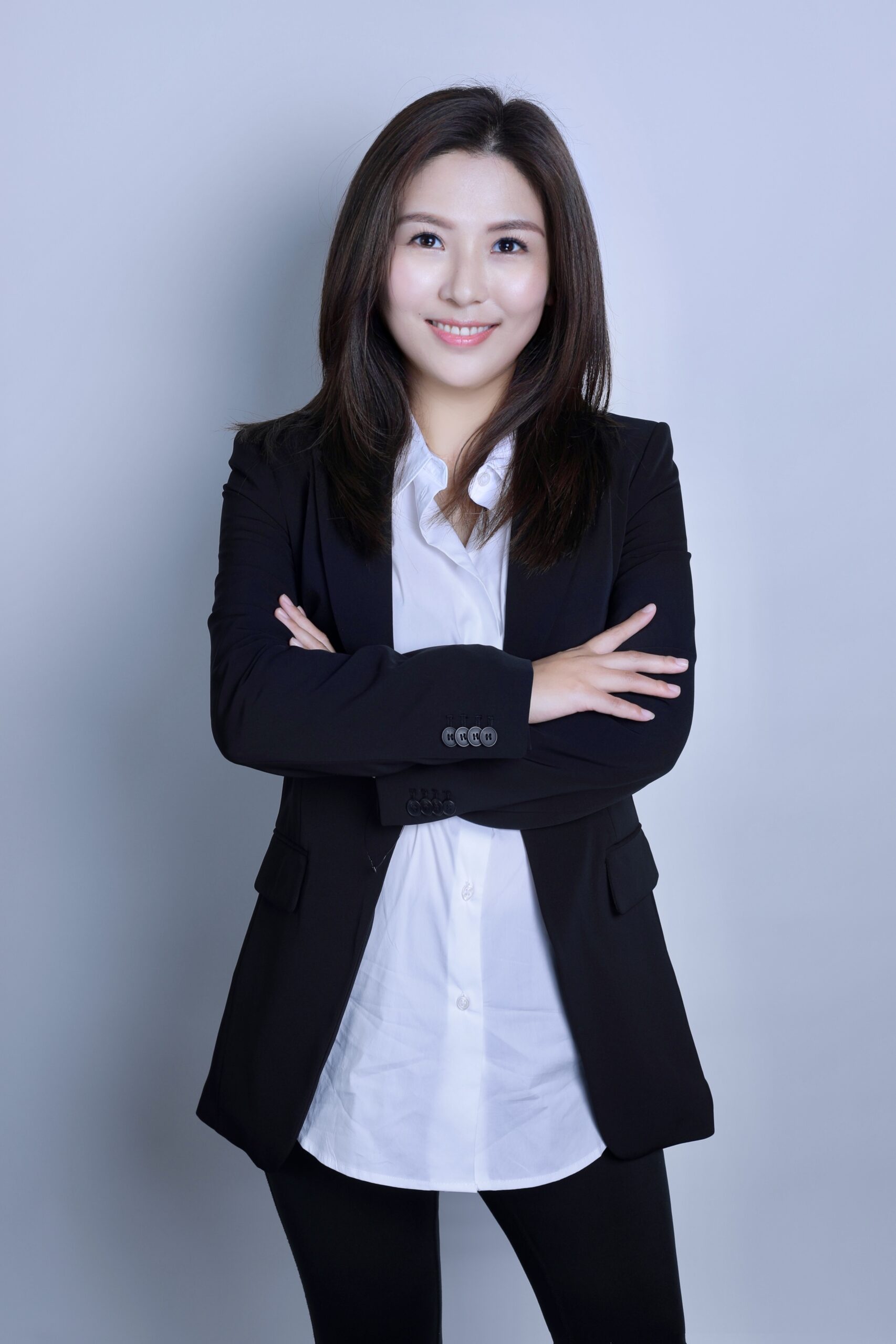 Lida Dong professional portrait